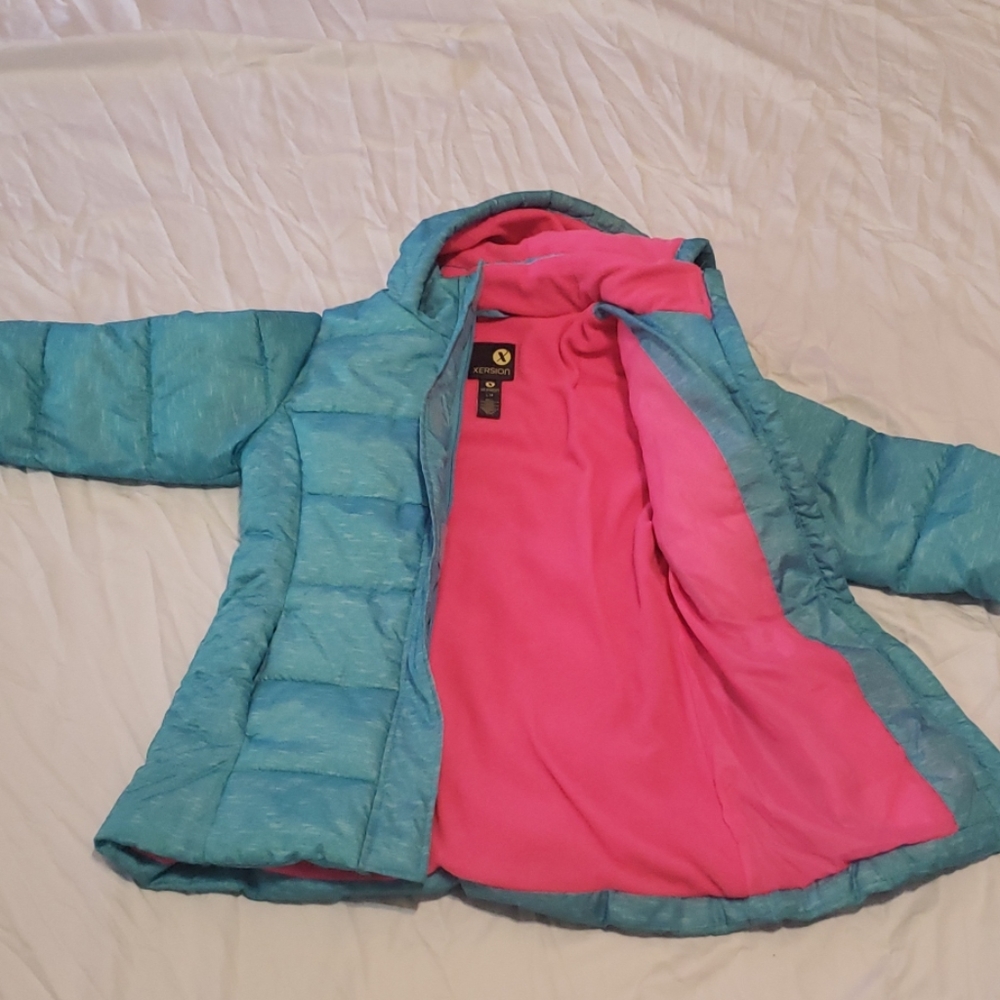 Winter jacket 🧥 - Picture 2 of 3